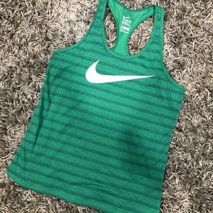 Nike racerback tank💚